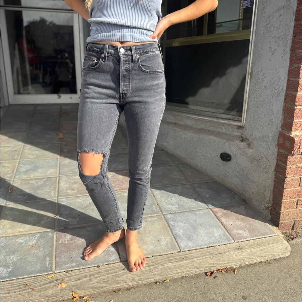Levi's Premium 501 Washed Black Button Fly Distressed Skinny Jeans 26/28 - Picture 4 of 15